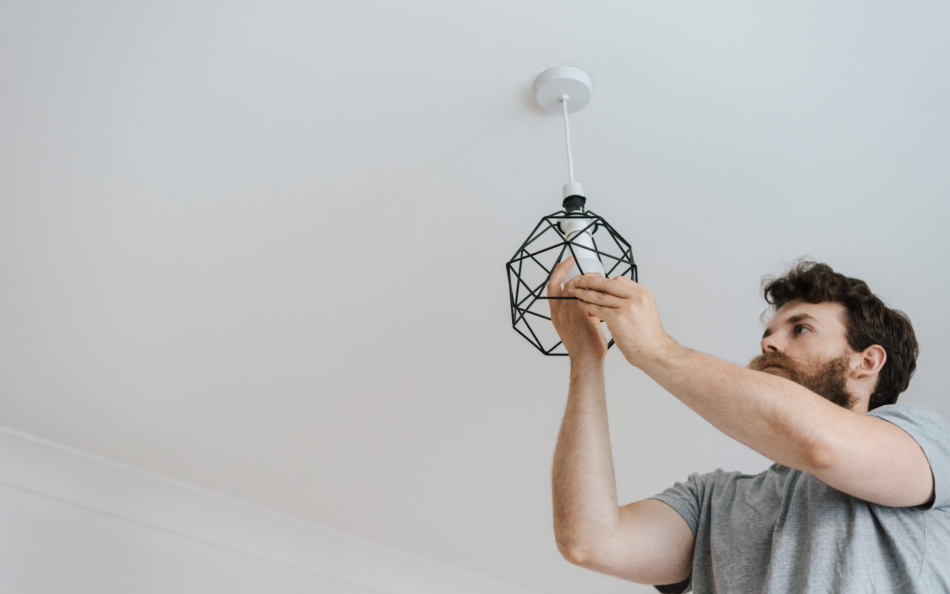 Высокие потолки в квартире: плюсы, минусы, как обыграть | РБК Недвижимость