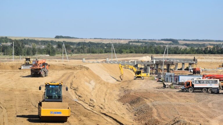 Ростсельмаш» в 2026 году планирует выйти на рынок дорожно-строительной техники — Ведомости. ЮГ