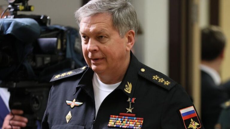 Переговоры России, США и Украины пока заморожены, заявил Костюков