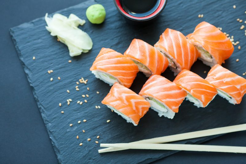 Роллы Филадельфия: рецепт от Шефмаркет!