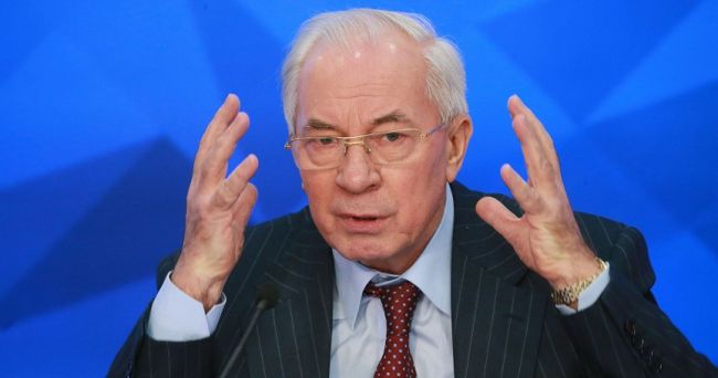 Азаров: план Зеленского о продолжении войны еще на 2−3 года погубят Украину
