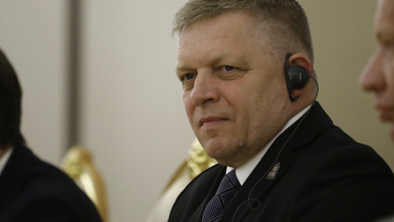 Фицо: Словакия не будет участвовать в новых кредитах для Украины