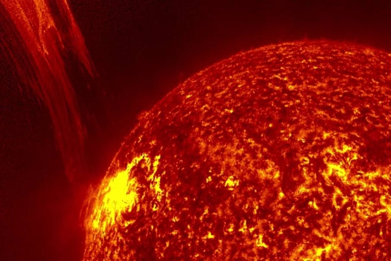 ИКИ РАН: На Солнце произошла мощная вспышка M5.7