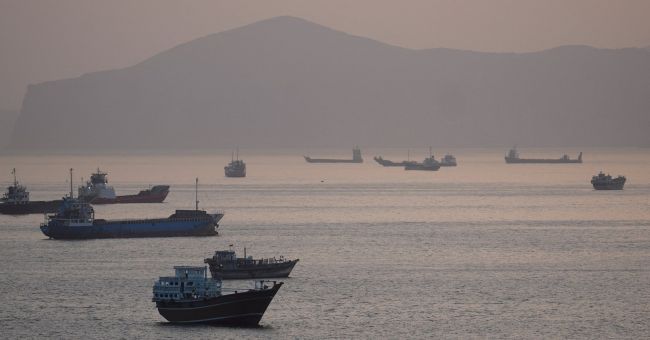 Трамп согласились приостановить санкции против иранской нефти — Tasnim