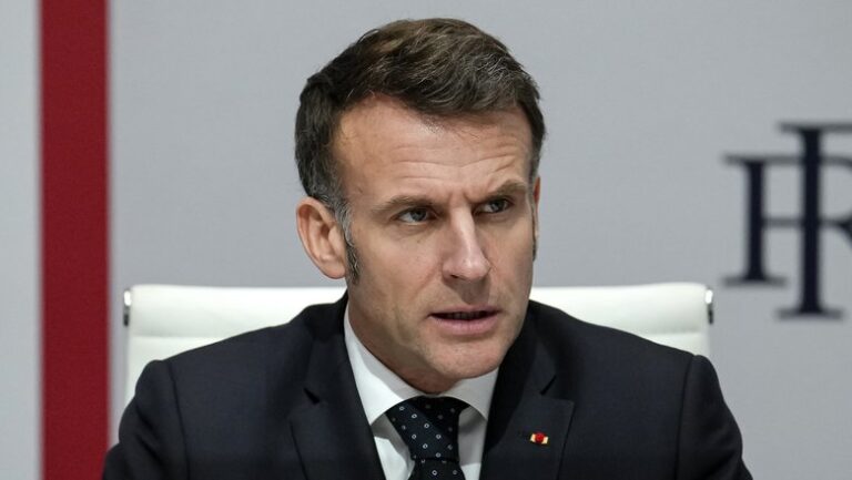 Макрон заявил о задержании шедшего из России танкера